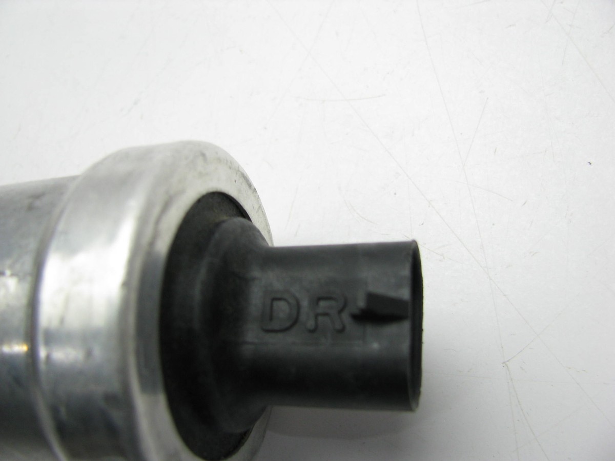 NEW - OUT OF BOX - OEM GM 25007345 Manual Transmission Vehicle