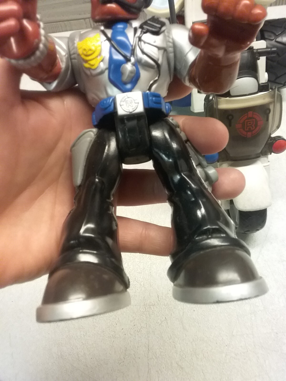 Picture 4 of 24