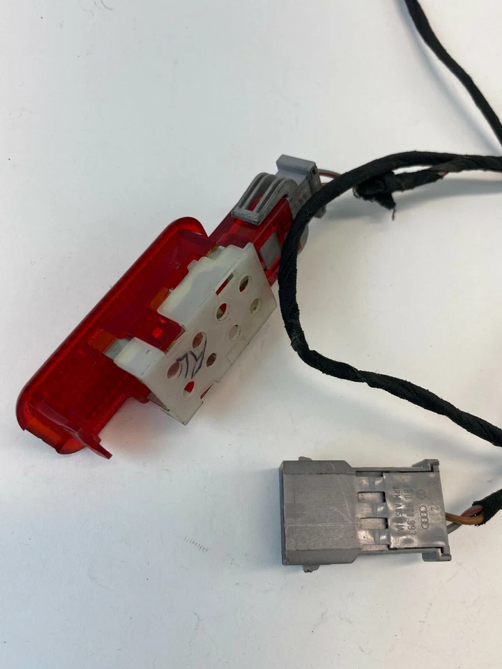 1999 2000 2001 Audi A4 A4 Quattro Rear Left Side Door Light Lamp W/ Harness OEM - Image 4 of 4