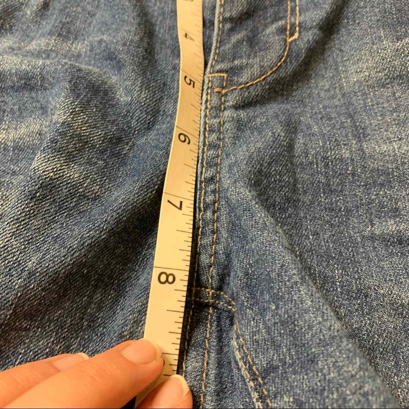 LEVI’S Authentic Juniors mid length medium wash s… - image 12