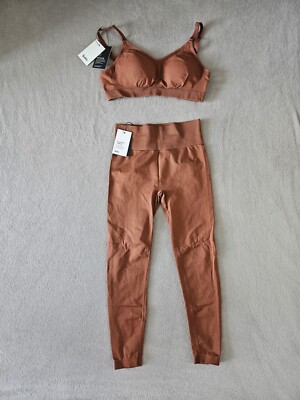 Knix Good To Go Seamless Set - Sport-BH und Leggings - Größe M