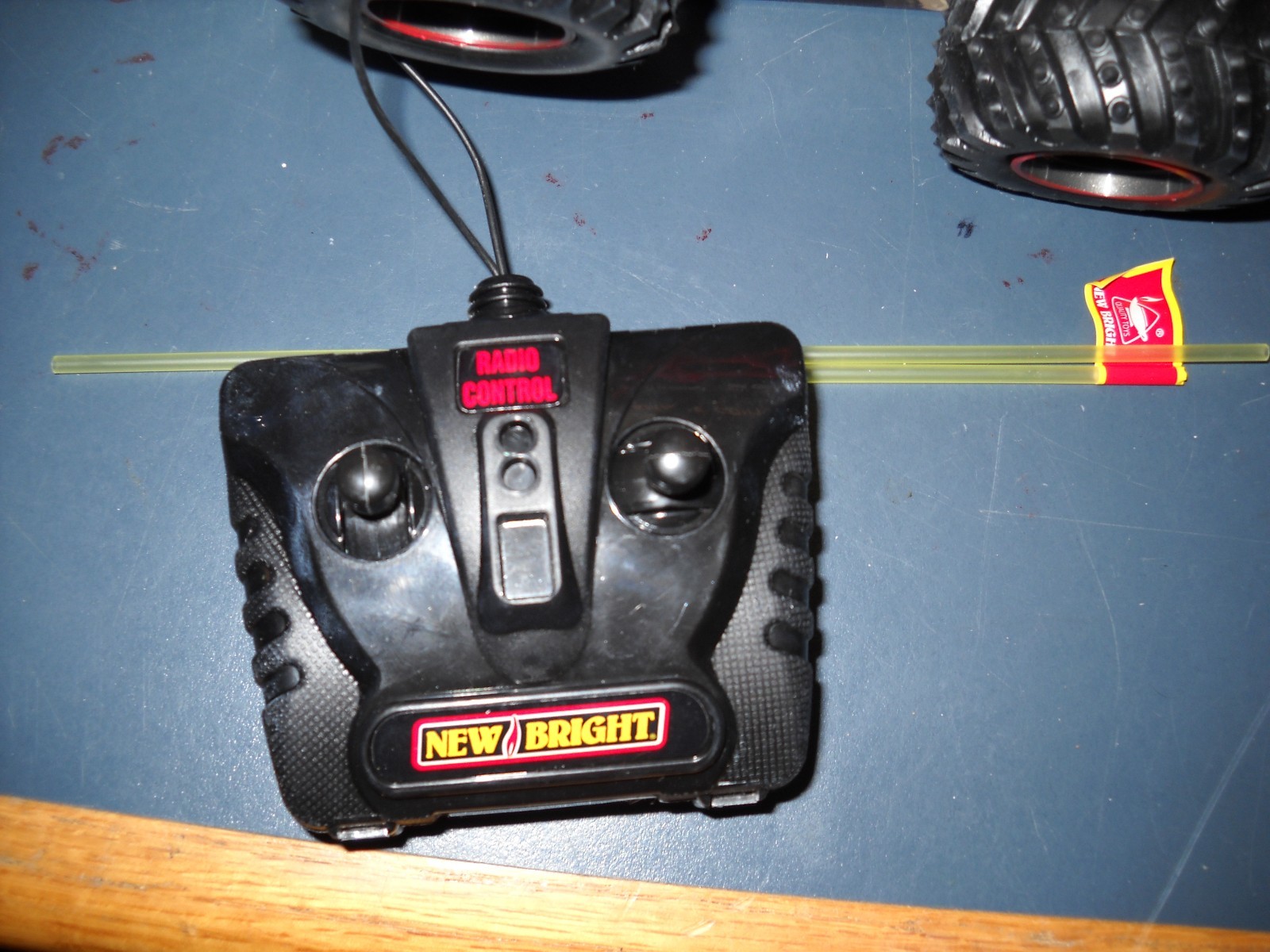 NEW BRIGHT RC MONSTER EXTREME FULL FUNCTION RADIO CONTROL 2 VEHICLES 80 ft RANGE