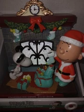 Peanuts Charlie Brown w/ Snoopy Fireplace Musical Light Up Christmas Table Piece