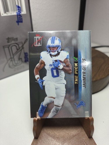 2025 Topps Signature Jahmyr Gibbs Base (RAW)
