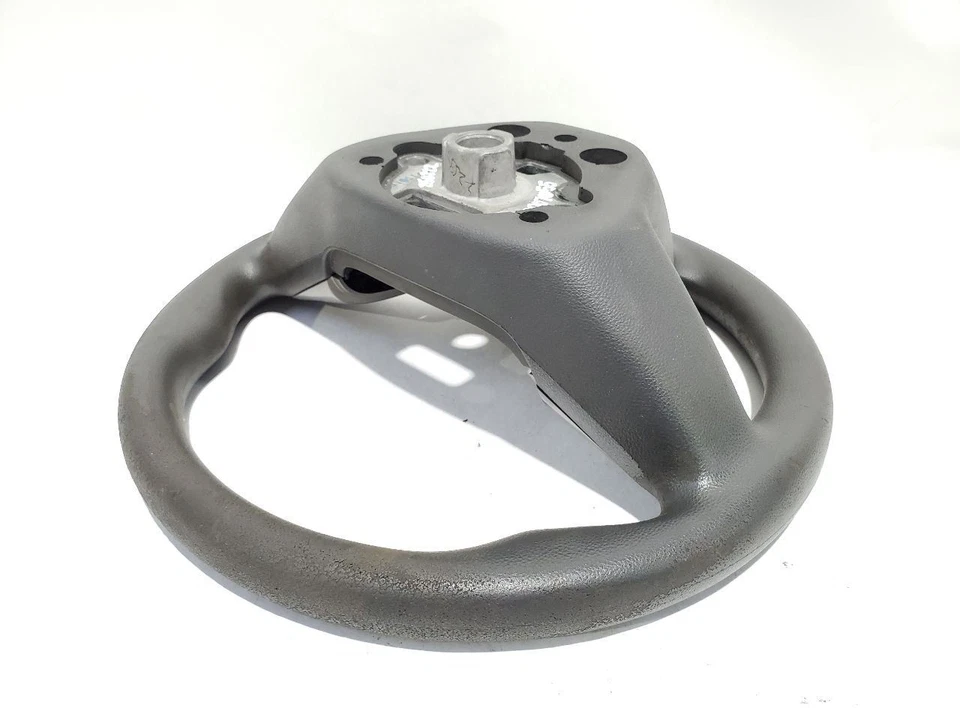 Volante Chevrolet Caprice 2016 fabricante de equipamento original tem desgaste veja fotos - Imagem 3 de 4