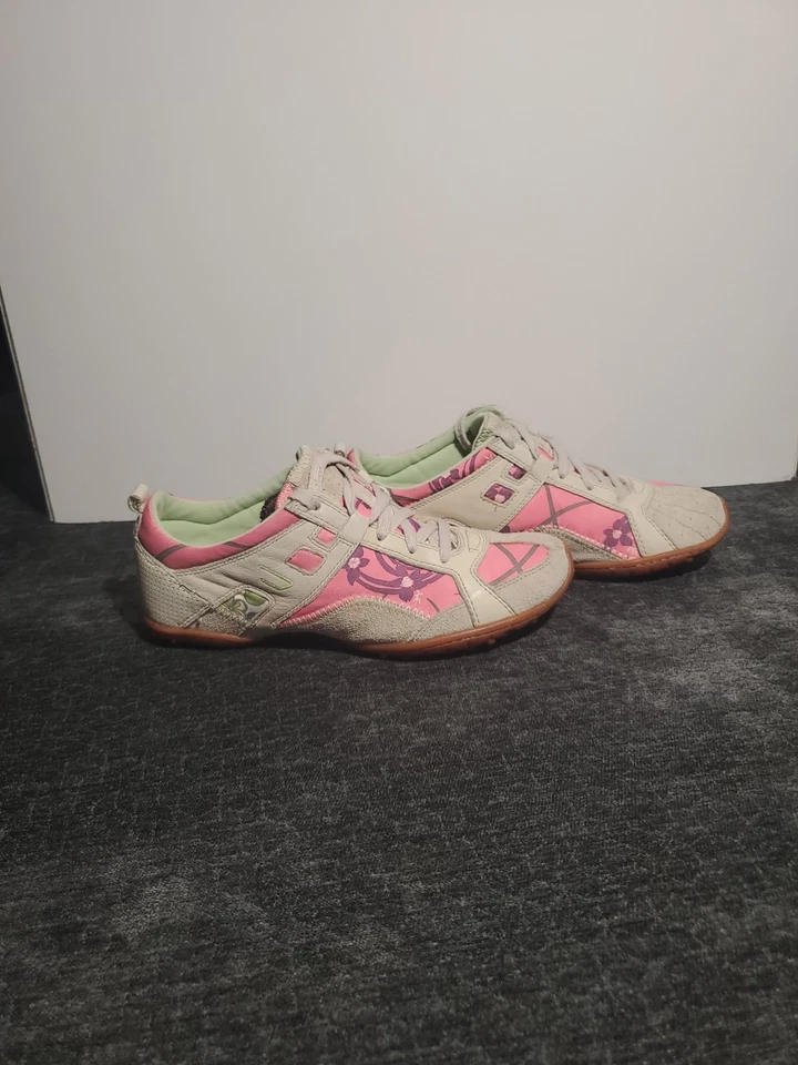 Diesel Akita Women's Floral Sneakers Size 8.5 Eur 39 - Image 4 of 4