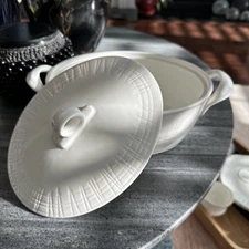 Blue Harbor Collection 2.5 qt. Floral Cream & White Casserole Dish w Lid