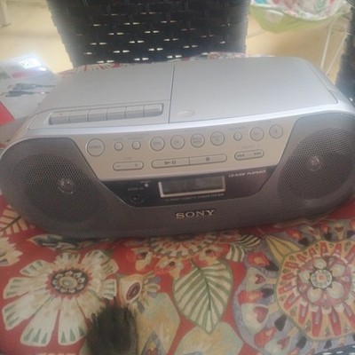 Sony CFD-S05 CD/Headphone Jack/CD-R Playback/Radio/CD-RW...