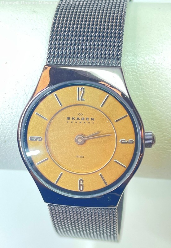 Skagen Denmark 233XSMM Analog Brown Dial St Steel Mesh Women's Watch 32.3g