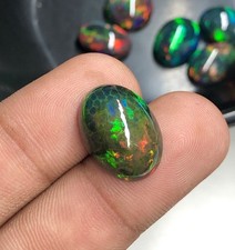 9,40 Karat Loser Opal Waben Cabochon Multi Feuer Edelstein