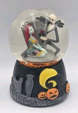 Disney The Night Before Christmas Musical Snow Globe Winding Music Box 