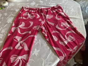 Woman&rsquo;s Victoria Secret Red  Top Red White Long Pants Piece Pajamas Set Sz M