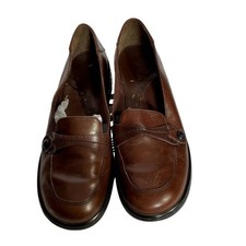 Clarks Size 8M Leather Loafers Women shoes 74066 made Brazil