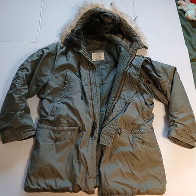 USAF N-3B Extreme Cold Weather Parka Fur Hood Water Resistant Men's Size Medium