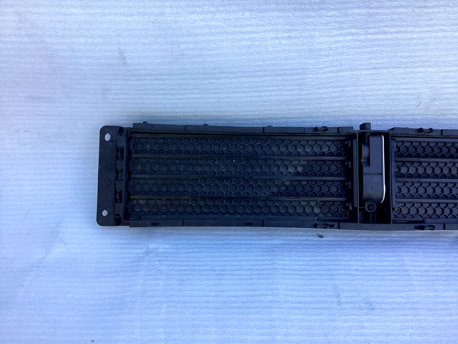 2016-2023 Chevrolet Malibu front radiator air shutter OEM