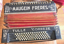 Ancien accordéon chromatique MAUGEIN FRERES Tulle Corrèze instrument musique.