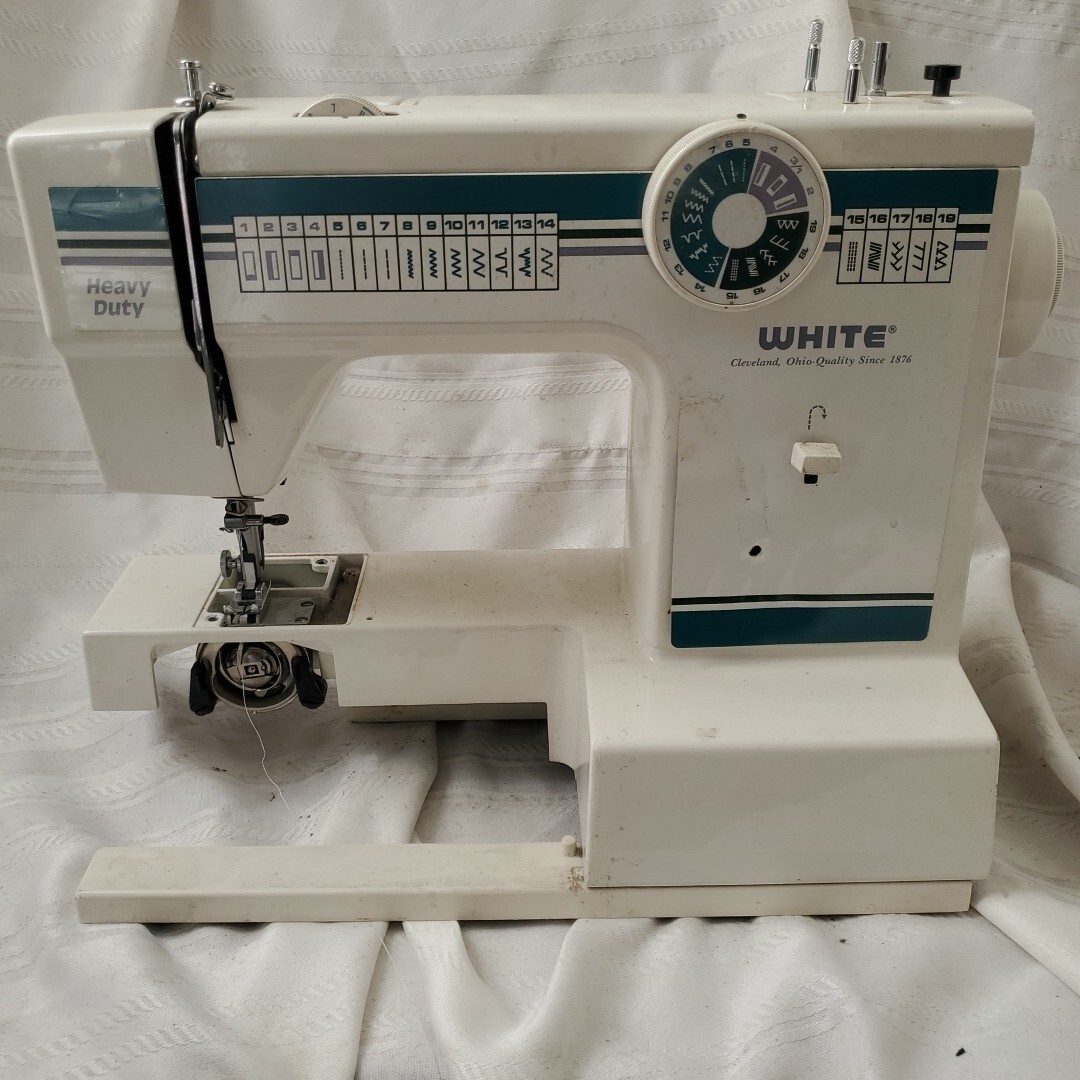 Vintage White 1876 Sewing Machine SN 25016 - For parts or Repair