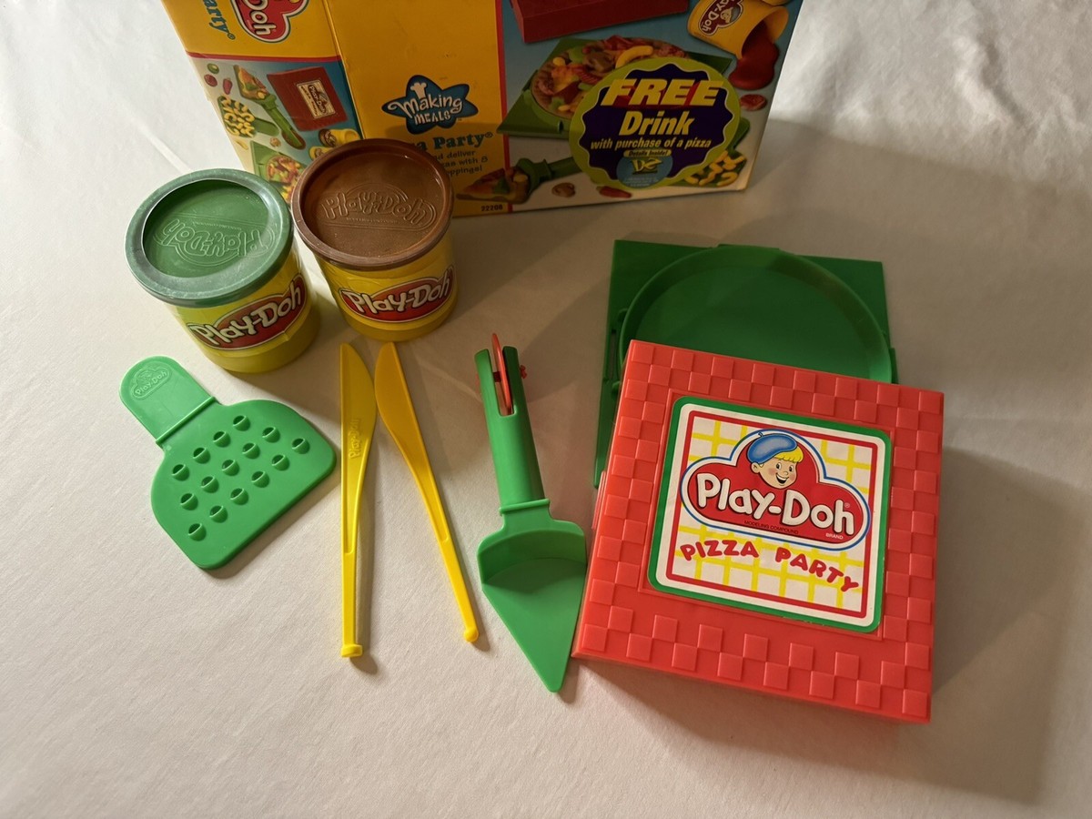 1998 90's Vintage Play-Doh Hasbro Making Meals Pizza Party Set
