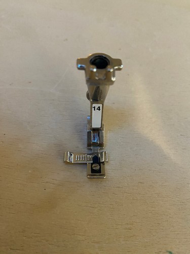 Genuine Bernina Zipper Foot With Guide #14 - New Style