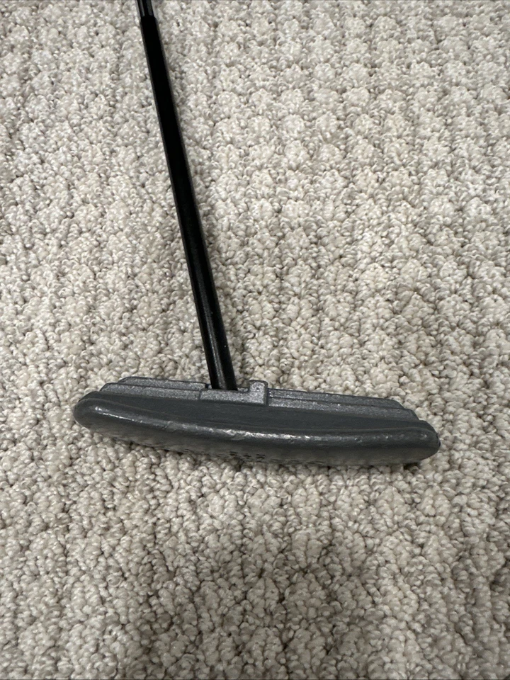 SeeMore Itz 36" Putter with Headcover Center Shafted - Image 3 of 4