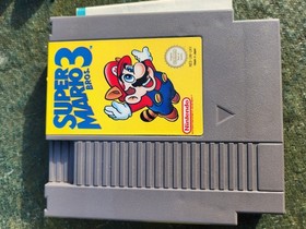 Super Mario Bros. 3 Nintendo NES PAL CIB box in rough shape.