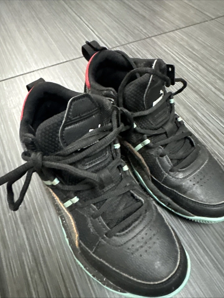 Puma Boys Size 4 Shoes - Image 4 of 4