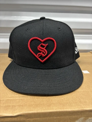 Casquette chapeau ajustée cœur noir/rouge FW17 Supreme x New Era neuve avec étiquette taille 7 3/8