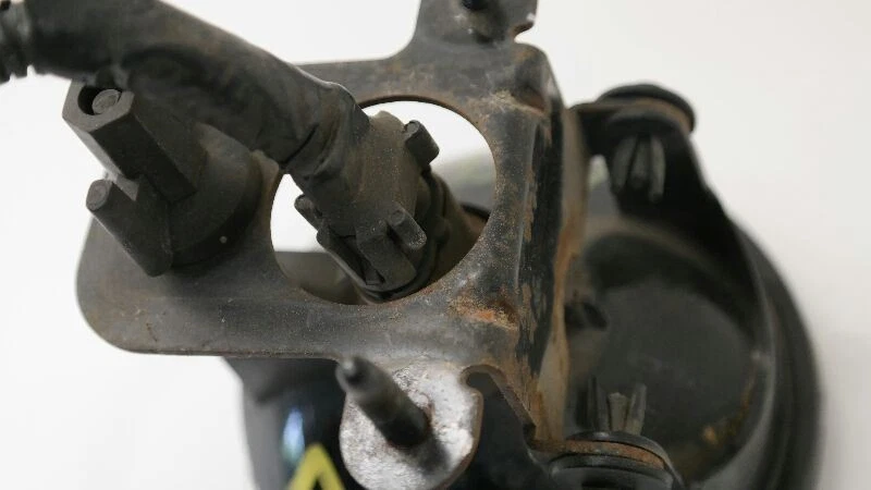 Faro antiniebla delantero izquierdo Pontiac Bonneville 2000-2005   Foto 4 de 4