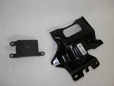 2021/2024 CADILLAC ESCALADE CRUISE CONTROL DISTANCE SENSOR W/MOUNT BRACKET