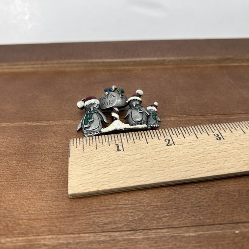 Kenneth Cole Pewter North Pole Christmas Penguin Button Brooch - Picture 3 of 3