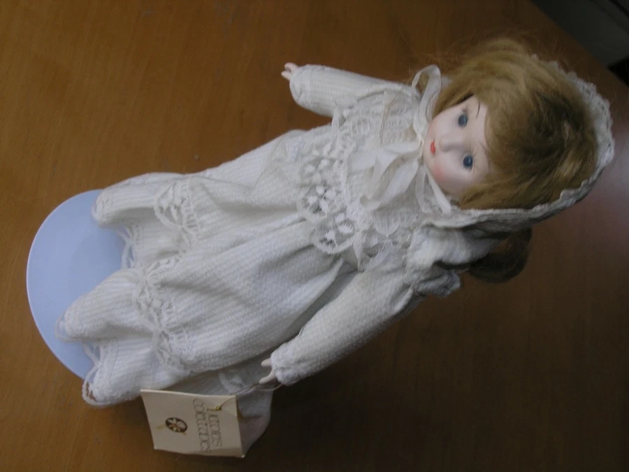 Beautiful Victoria s Collectibles Victoria Impex Porcelain Doll Victorian Attire
