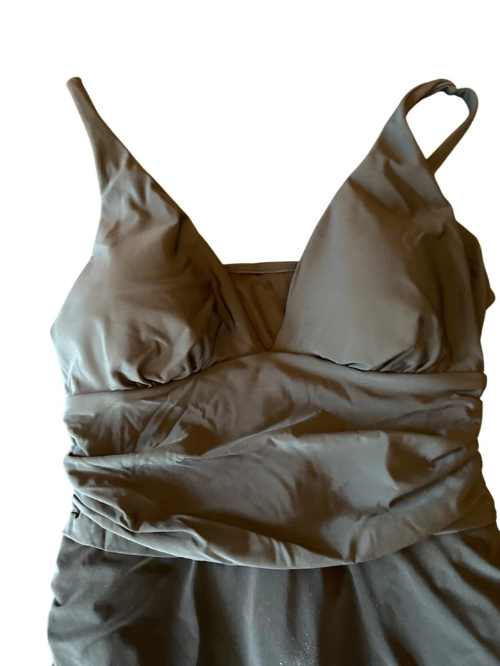 Traje de baño Magicsuit para mujer vestido negro acanalado talla 14 mezcla de nailon y licra Foto 2 de 4