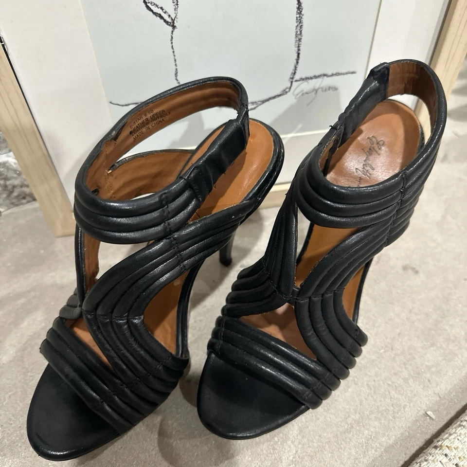 Elizabeth and James E-Star Stiletto Platform Black Leather Heels Size 6.5B - Image 3 of 4