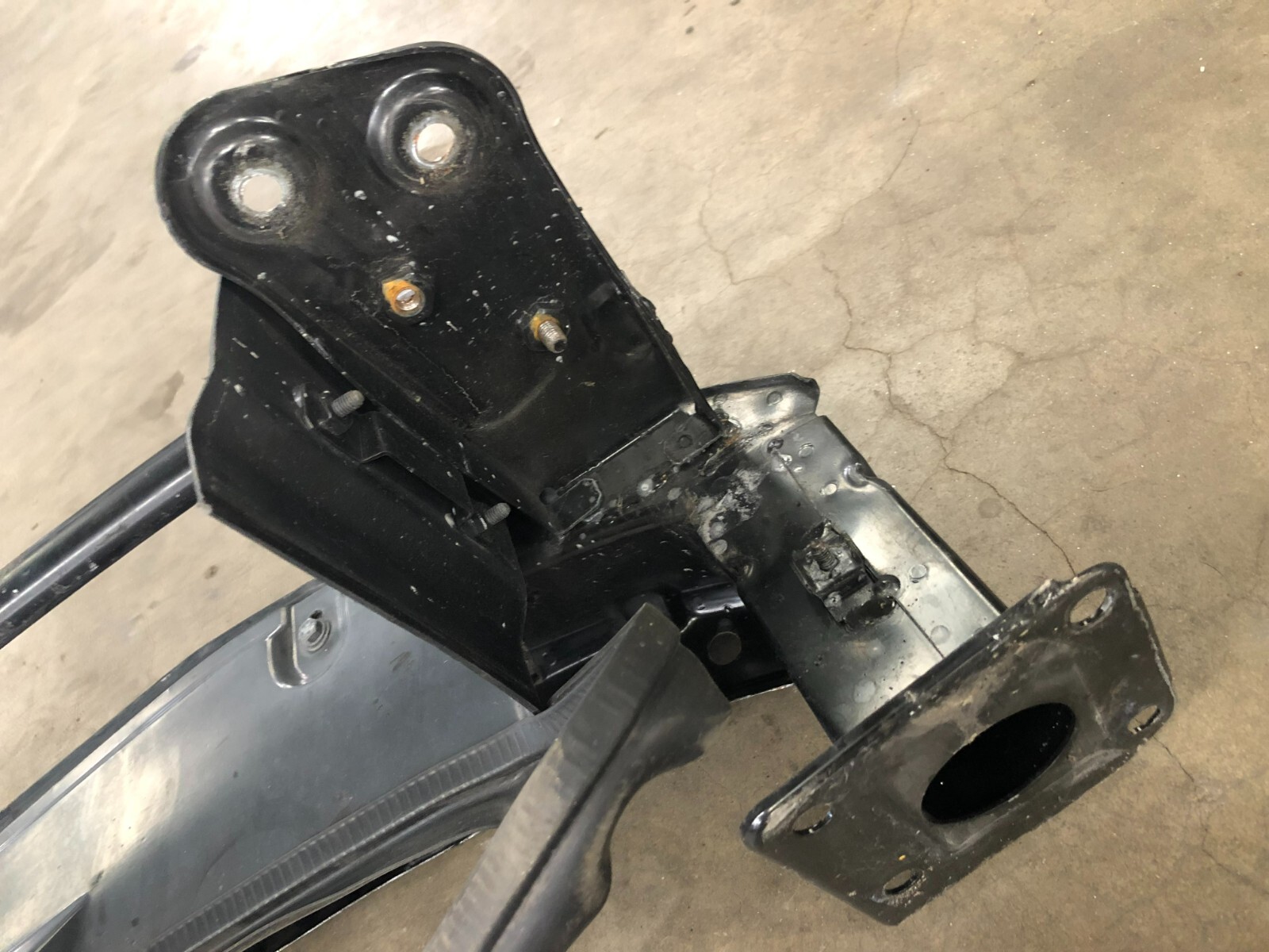 ⭐2003-2012 MASERATI QUATTROPORTE FRONT RADIATOR SUPPORT UPPER UNIT OEM LOT2340