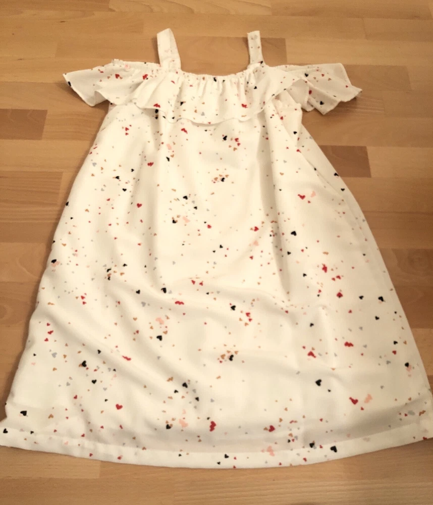 Kleid Größe 140 mit kleinen Herzen, neuwertig