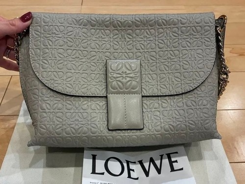 LOEWE Avenue Chain Shoulder Bag Beige Genuine Leather Women's Used From Japan