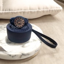 Gorgeous Ladies Versus by Versace SPR1R1821 Blue Lion Themed Silicone Wristwatch