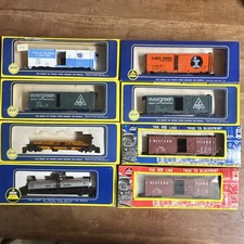 AHM HO 1:87 Mixed Lot 8 Boxed Ready-to-Run Freight Cars Box/Tank
