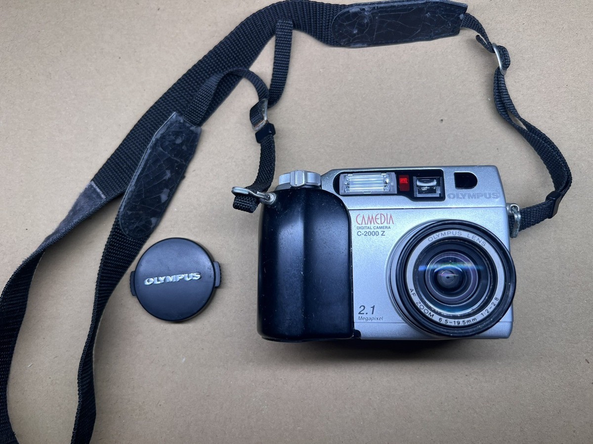 Vintage Olympus Camedia C-2000 Z Digital Camera 2.1MP Tested Works