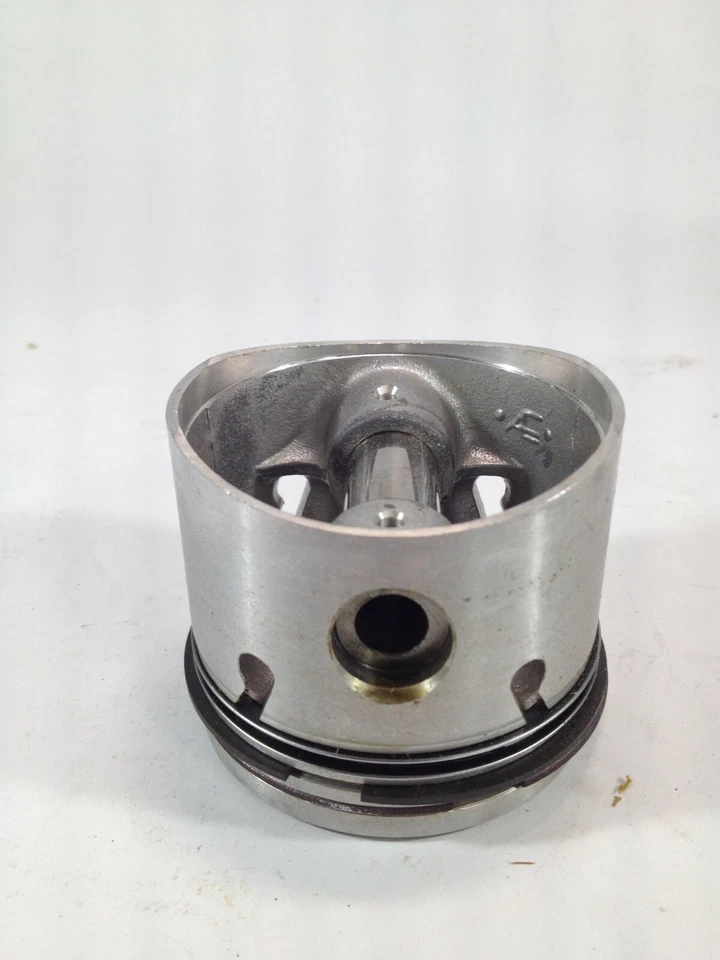 Genuine Spare Parts Norton Piston Set 750 +30 w/ Rings - Image 3 of 4