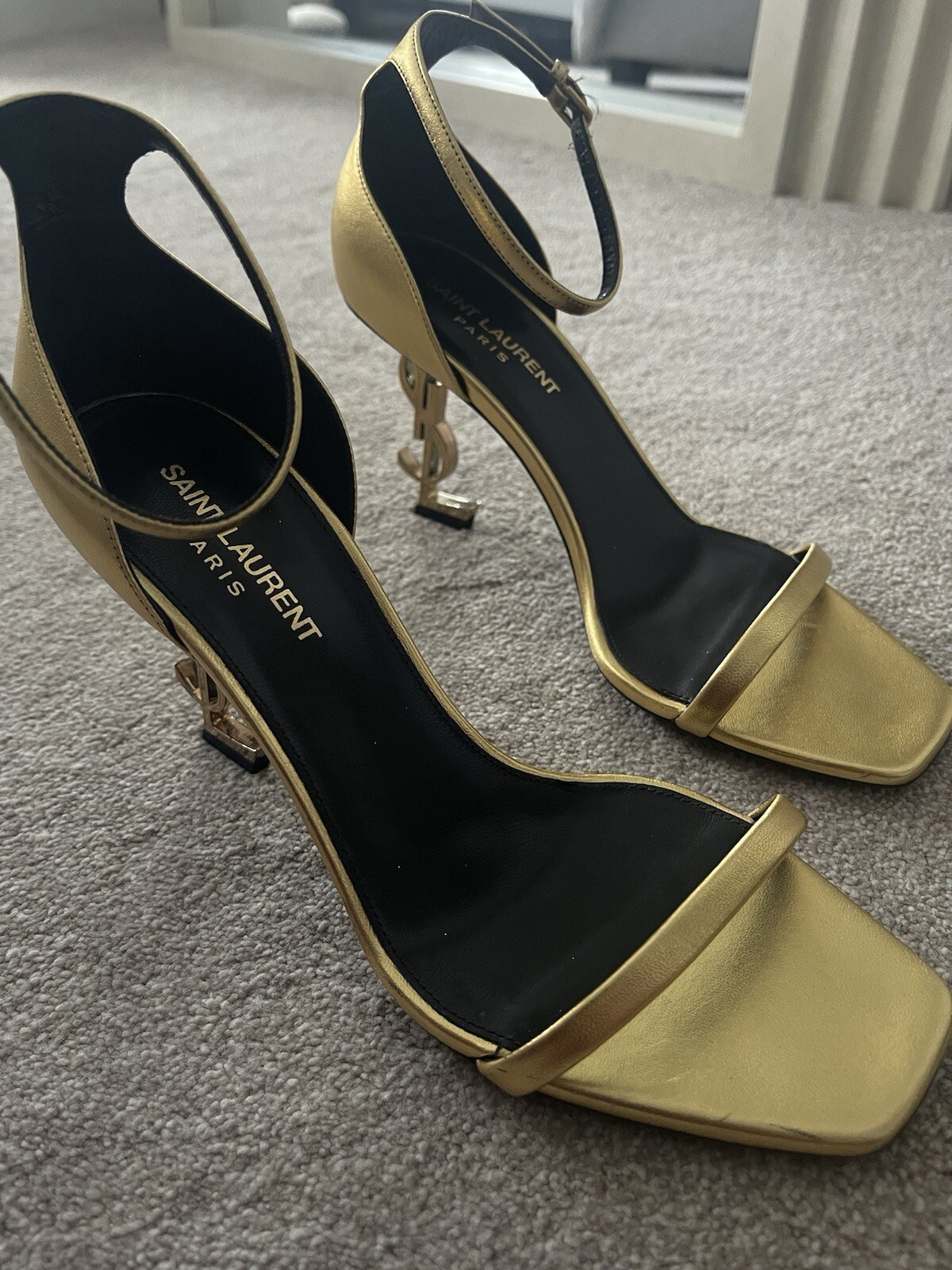 Saint Laurent Opyum tacchi oro in 85 mm misura 37