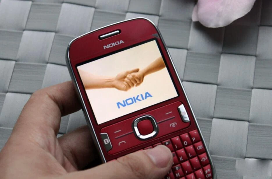 Original Nokia Asha 302 3G WIFI 3MP Camera QWERTY Unlocked Phone - Image 2 of 4