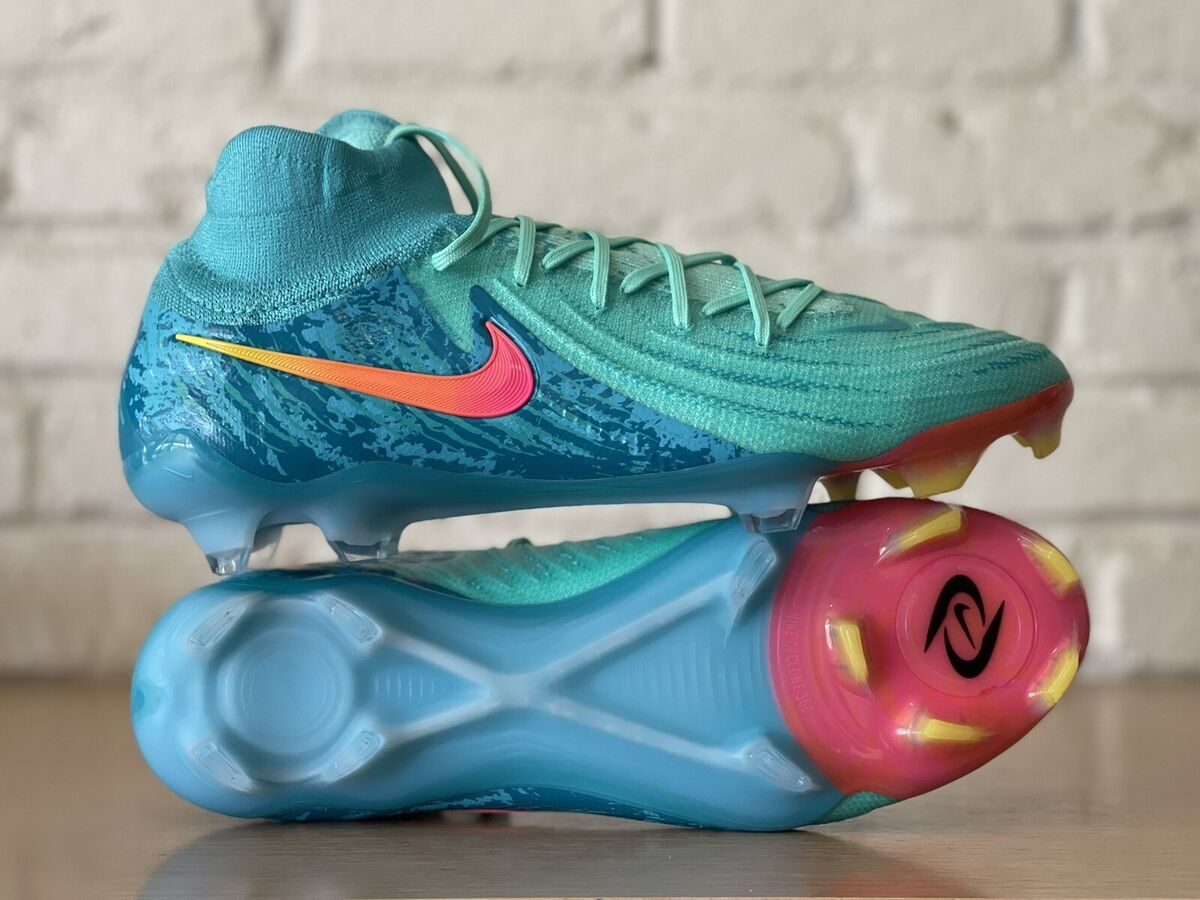 Nike Phantom Luna GX 2 Elite LV8 FG Cleat Soccer Green Glow Nike Phantom Luna GX 2 Elite LV8 FG Cleat Soccer Green Glow