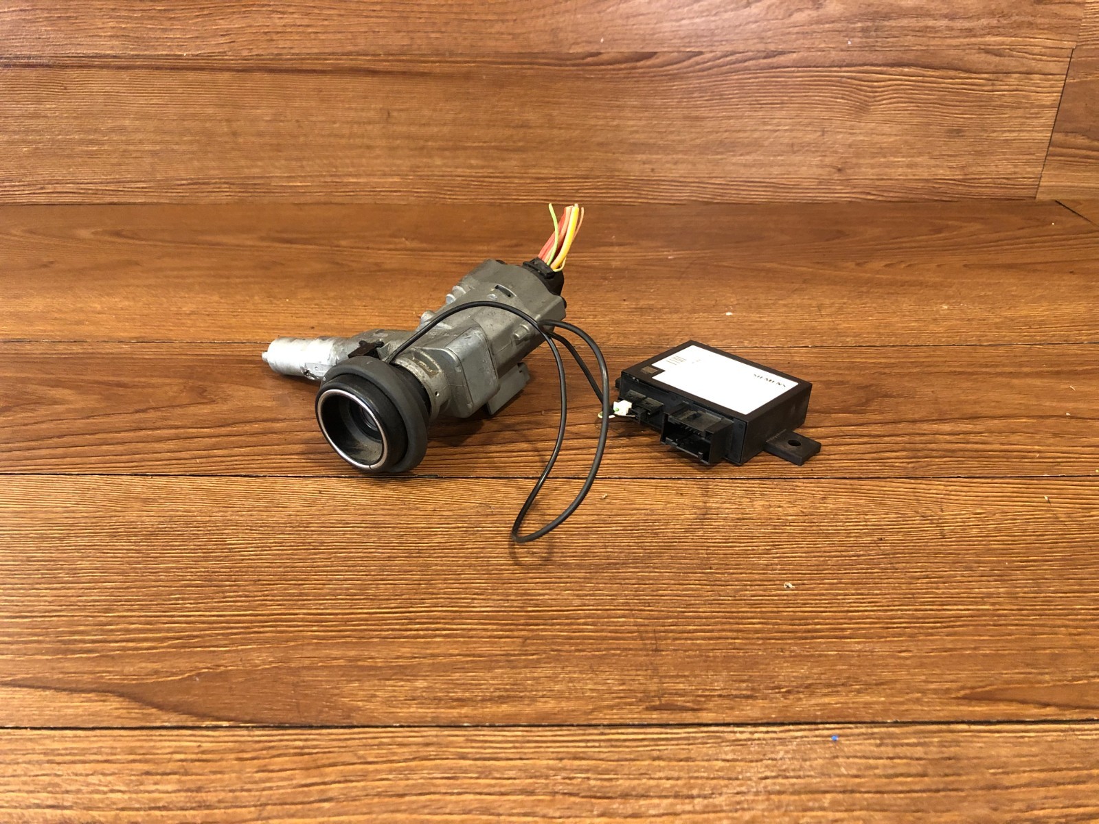 04-08 CHRYSLER CROSSFIRE IGNITION SWITCH KEY TRANSPONDER IMMOBILIZER MODULE OEM