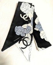 CHANEL floral silk scarf White Black