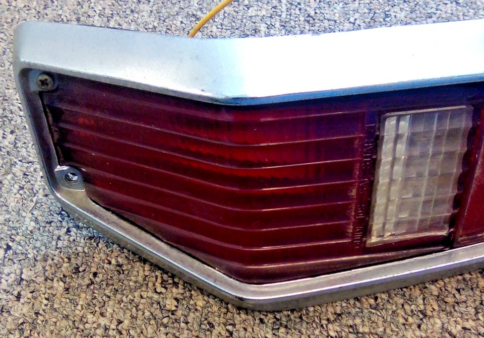 Estação de lanterna traseira esquerda para motorista Wgn compatível com 71-77 VEGA LOC-204DG - Imagem 2 de 4