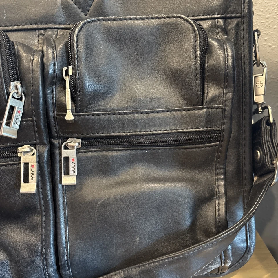 Bolso para portátil Solo 16,5x12x6 de cuero genuino con correa acolchada Foto 4 de 4