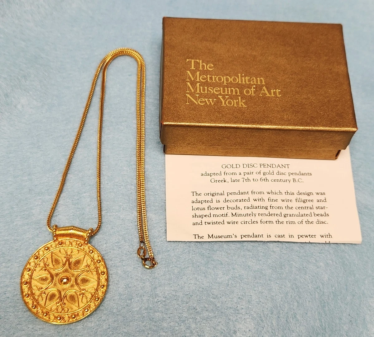 MMA Metropolitan Museum of Art Gold Disc Foxtail Chain Pendant Necklace 1994 BOX