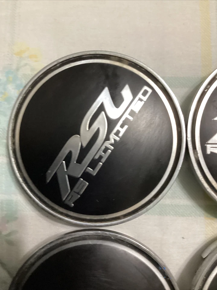 RSL Limited Borde Cromado con Inserto Negro y Dorado Tapacubos Tapacubos RSL-087 2 Foto 3 de 4