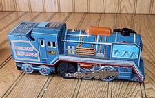 Vintage Tin Toy Friction Mountain Express Train 71956 With 2 Passenger Cars